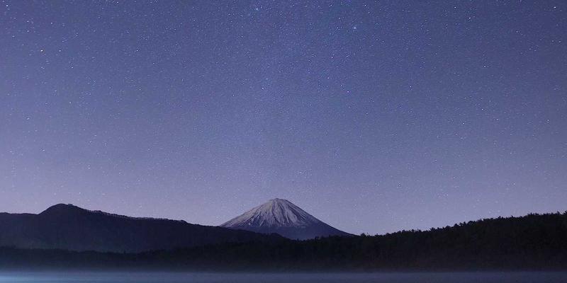 注塑模具智能制造单元：AGV、机器人与加工中心集成的精密加工革命